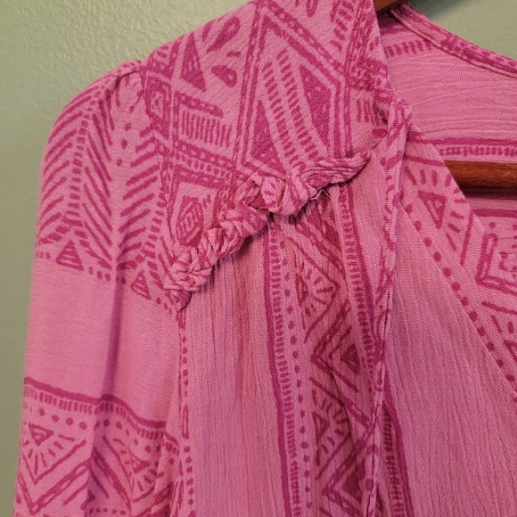Bob Womens Top V Neck Pullover Size Large Boho Artsy Aztec Fuschia Pink - Picture 3 of 9